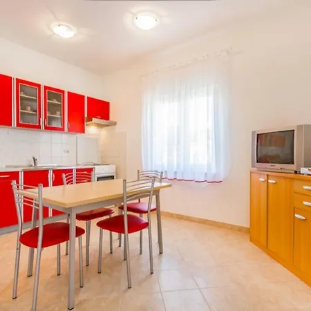 800 Meter Zum Sandstrand Mit Kuche, Balkon, Grill, Klima, Wlan Apartment